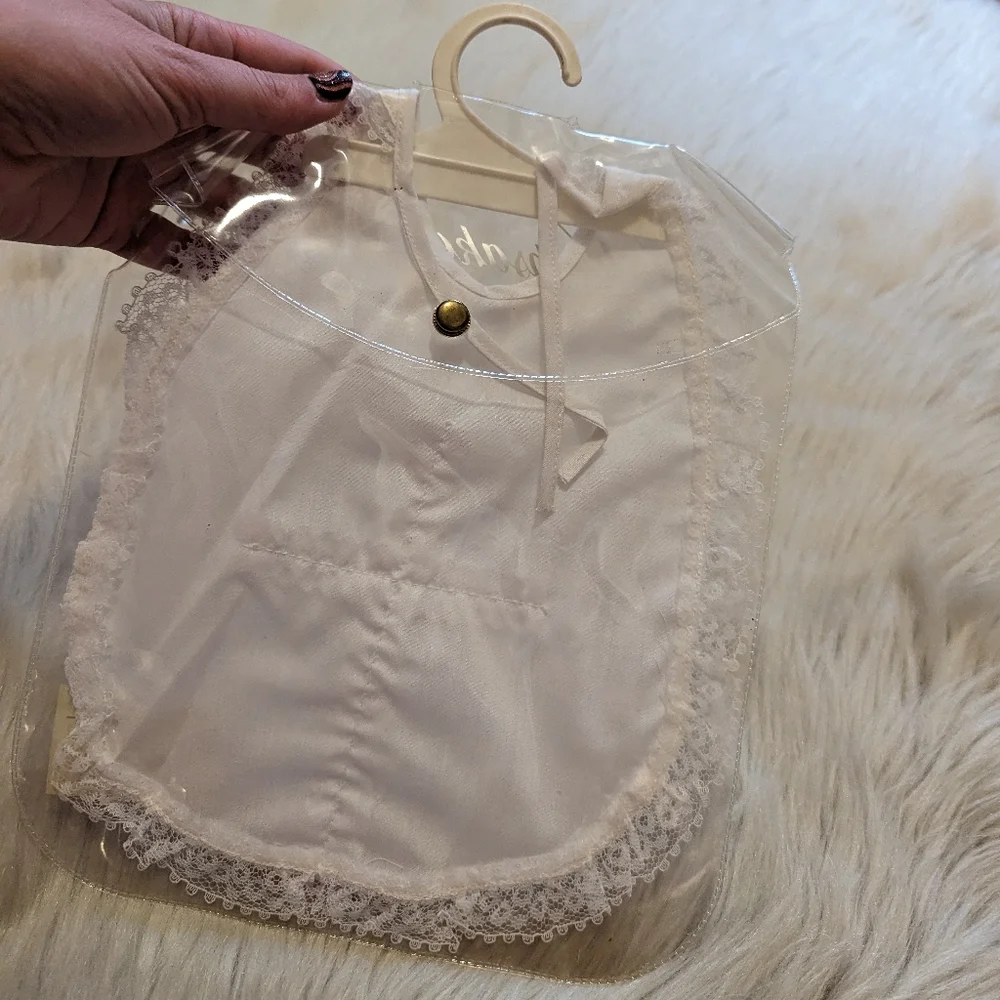 Vintage Keepsake white bob with lace trim and cross